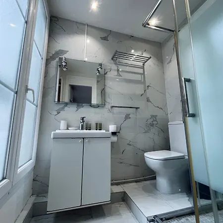 Beautiful Flat By Louvre & Tuileries Parijs