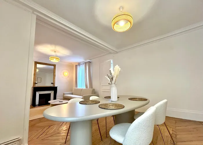 Beautiful Flat By Louvre & Tuileries * باريس